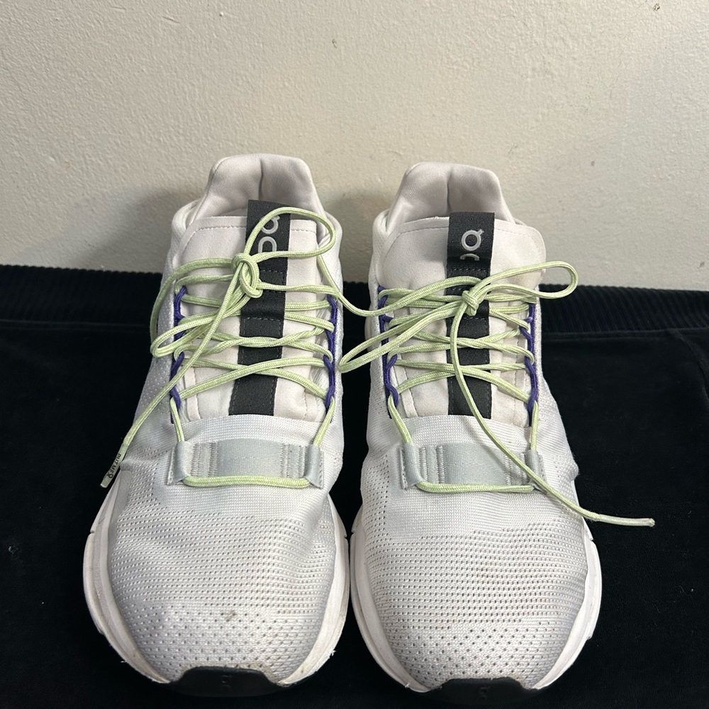 On Running White Sneakers with Light Green Laces mena Sz 9.5